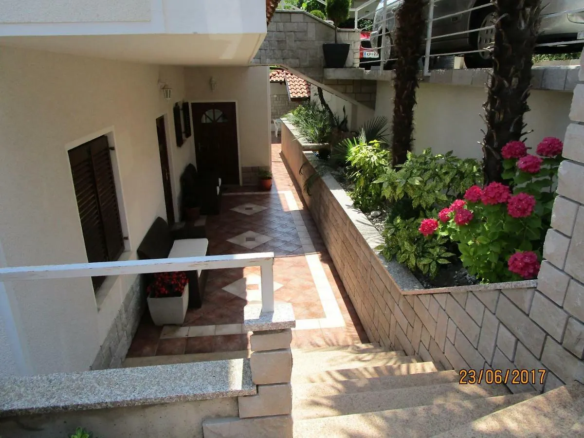 Villa Suzy-Apartments Suzana Lovran 0*,